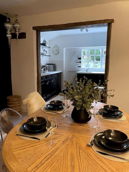 Entire Georgian Luxury Home - 3 Storey- High St Henley-In-Arden -Two Bedrooms-Sleeps 4 Luaran gambar