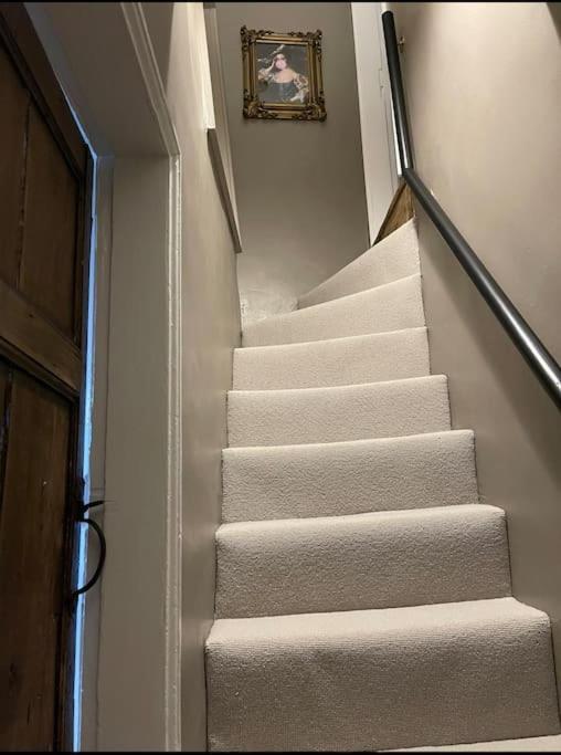 Entire Georgian Luxury Home - 3 Storey- High St Henley-In-Arden -Two Bedrooms-Sleeps 4 Luaran gambar