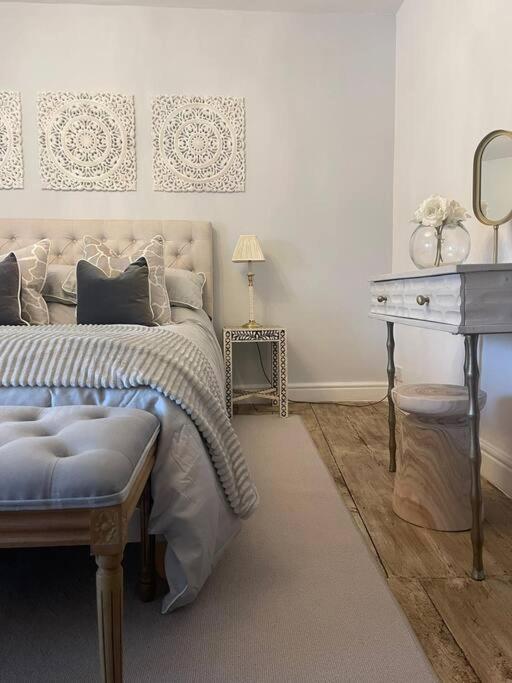 Entire Georgian Luxury Home - 3 Storey- High St Henley-In-Arden -Two Bedrooms-Sleeps 4 Luaran gambar
