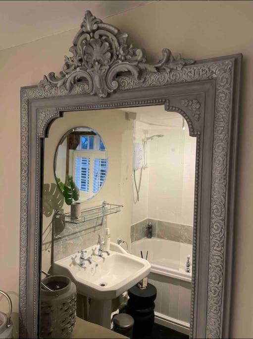 Entire Georgian Luxury Home - 3 Storey- High St Henley-In-Arden -Two Bedrooms-Sleeps 4 Luaran gambar